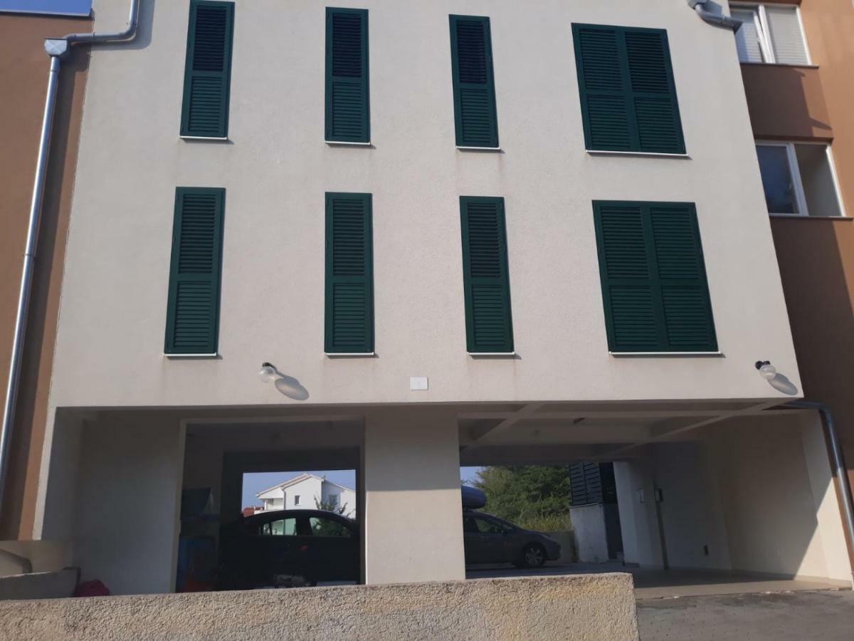 Gabriela Apartment Нин Екстериор снимка